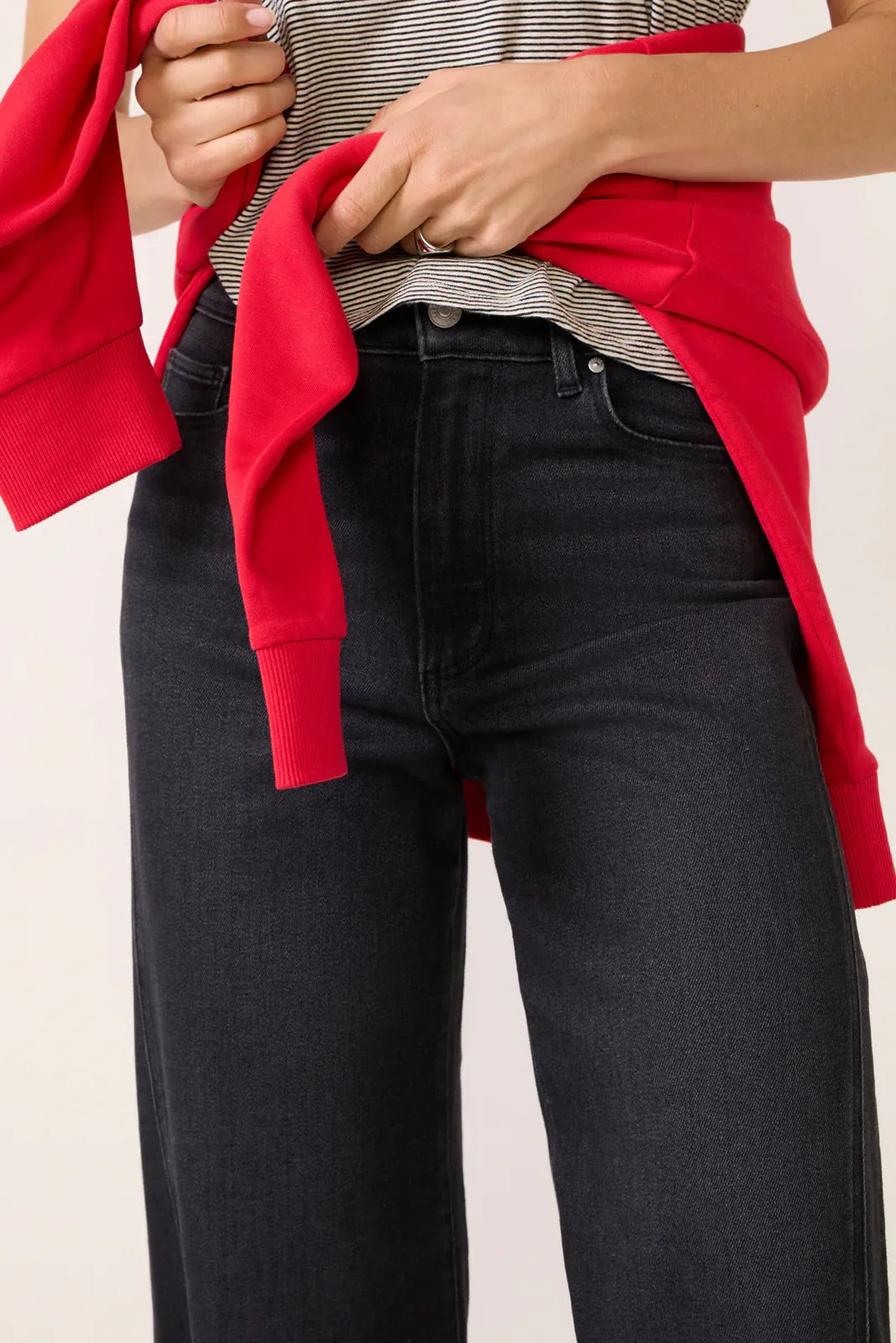 Anessa w Twisted Outseam Panel Wide Leg Jean