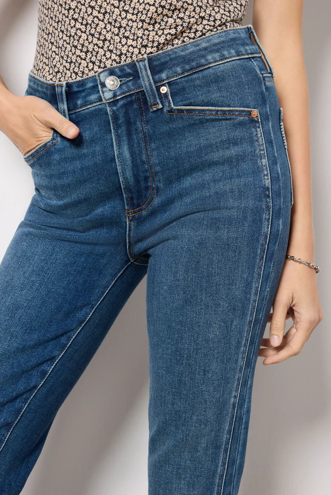 Laurel Canyon w Forward Panel Bootcut Jean