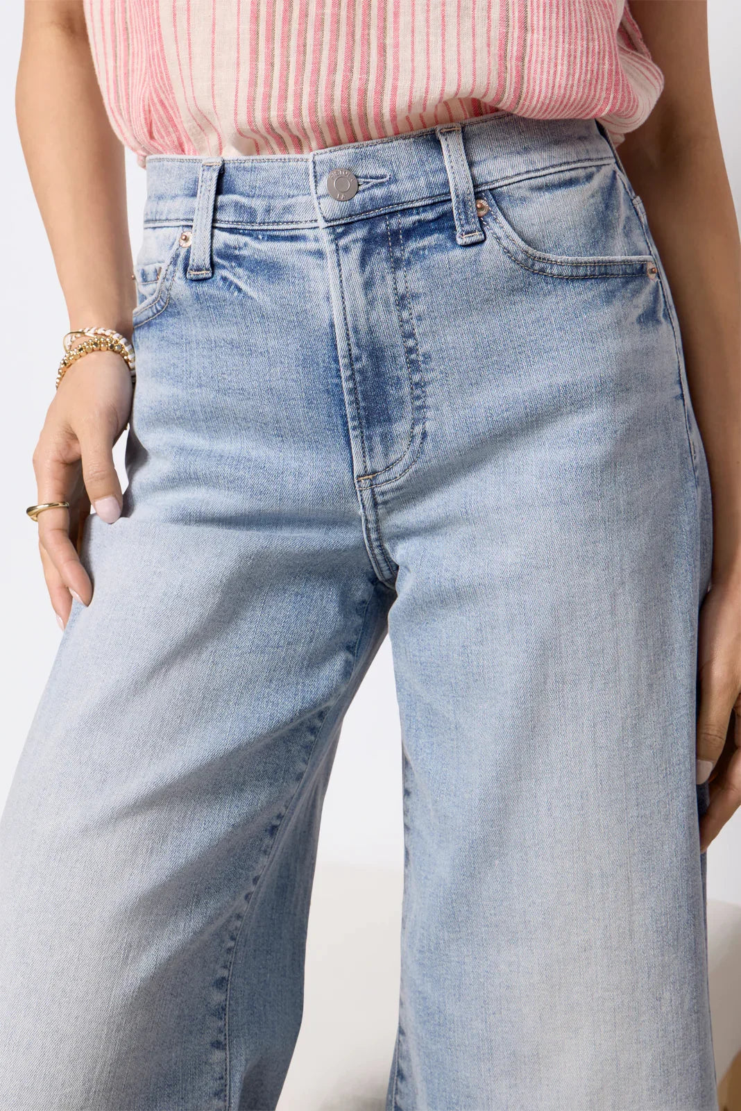 Petite Izzy Crop