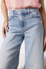 Petite Izzy Crop
