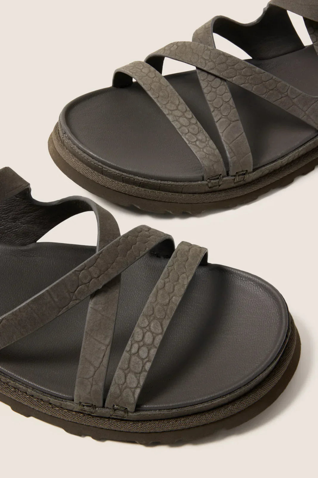 Goldgengaze Embossed Ankle Wrap